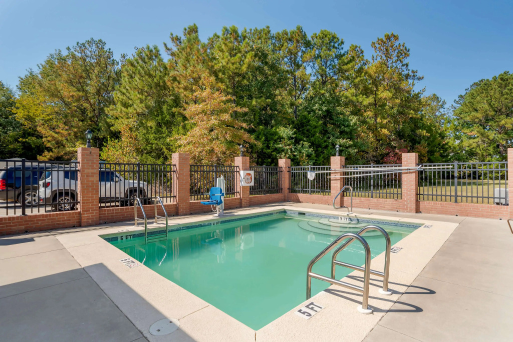 Best Western Plus Two Rivers Hotel & Suites