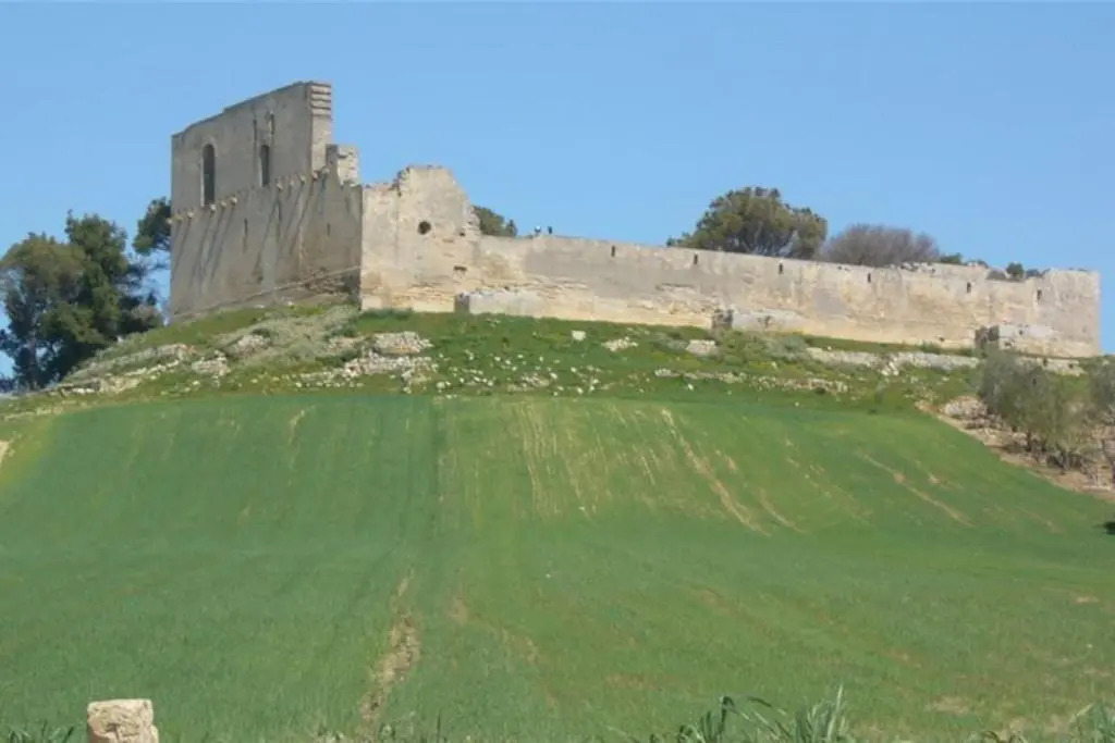 Da noi. Nella città dell'acqua e della pietra.