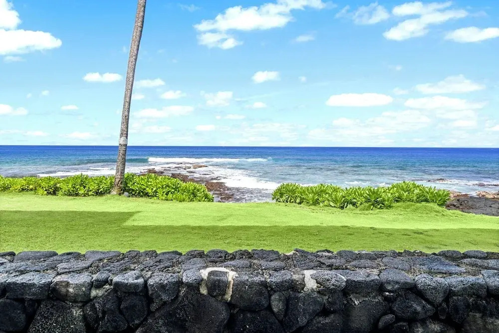 Easy Walk to Town Ocean Front AC & Wifi - Vrkcv