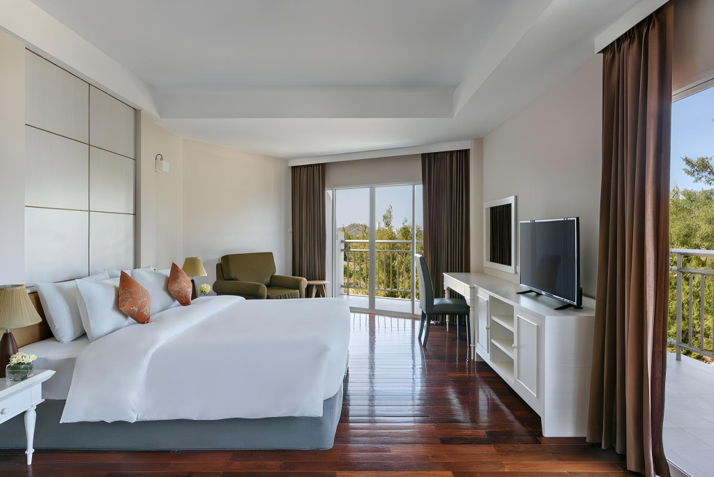 Seapine Beach Golf and Resort Hua Hin