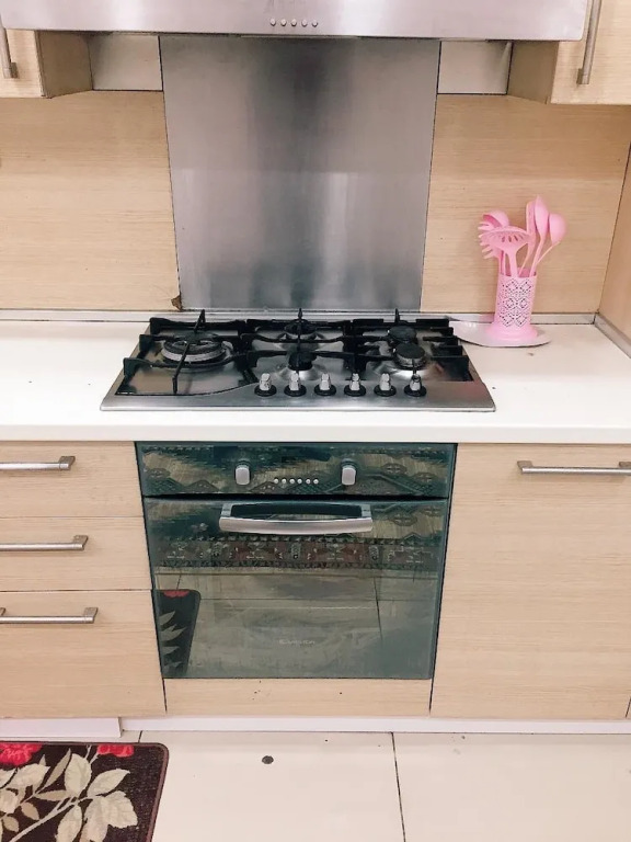 Safe Secure 3 bedroom top floor flat