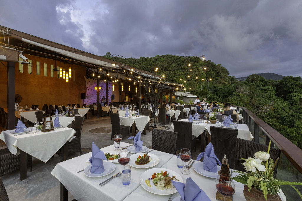Отель Secret Cliff Resort Phuket