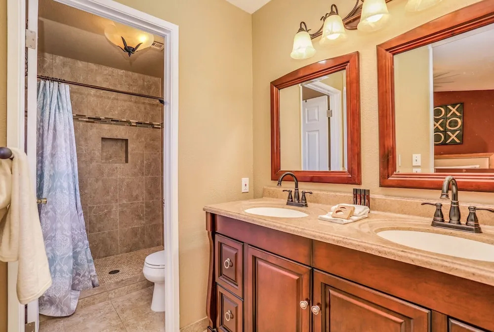 Poolside Sanctuary With Patio, Hot Tub & Firepit 3 Bedroom Home