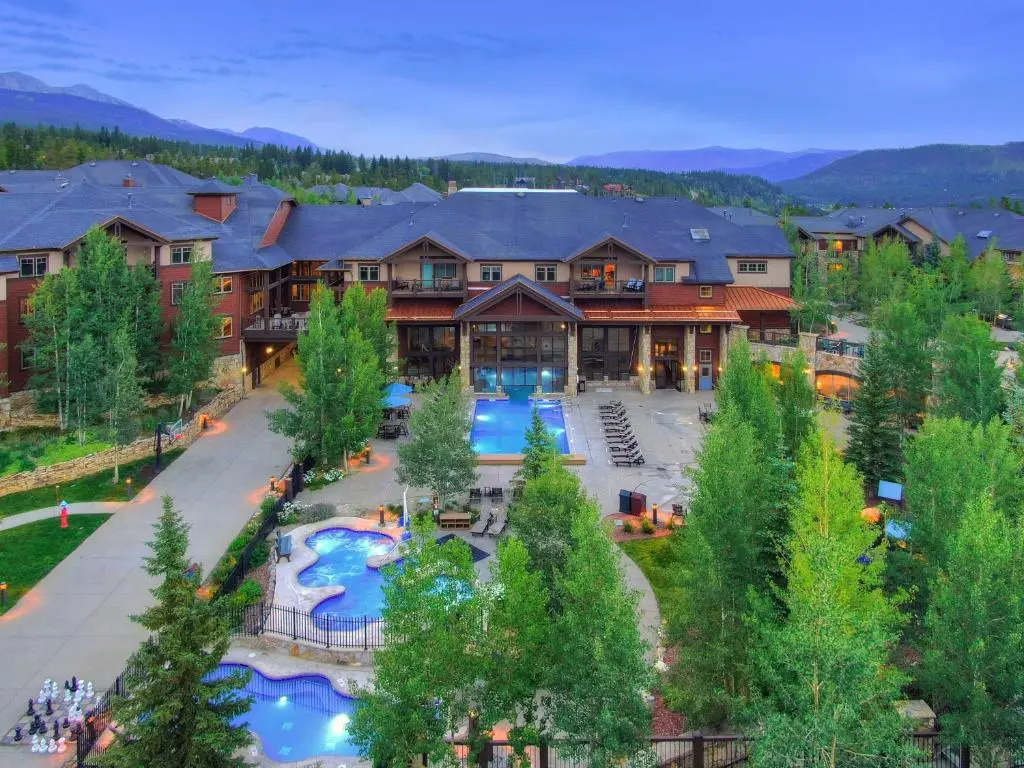 Grand Timber Lodge