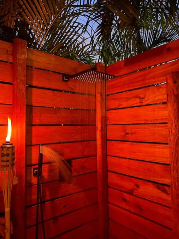 Near Downtown And Beach Luxury House & Heated Pool