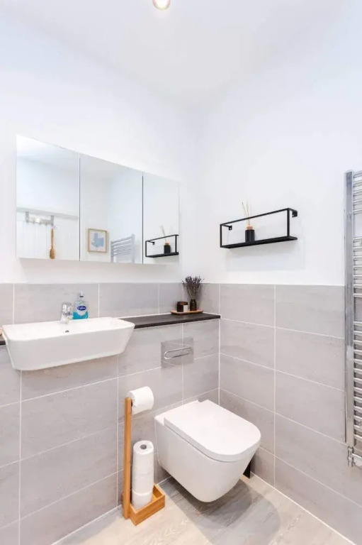 Bright 1 Bedroom Apartment in Hackney Wick With Balcony