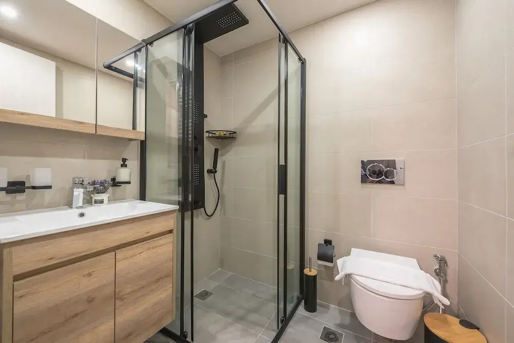 Affordable Luxury With Parking 300mbps Wifi