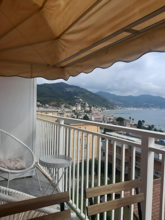 Vista Mozzafiato A 3 Minuti A Piedi Dal Mare