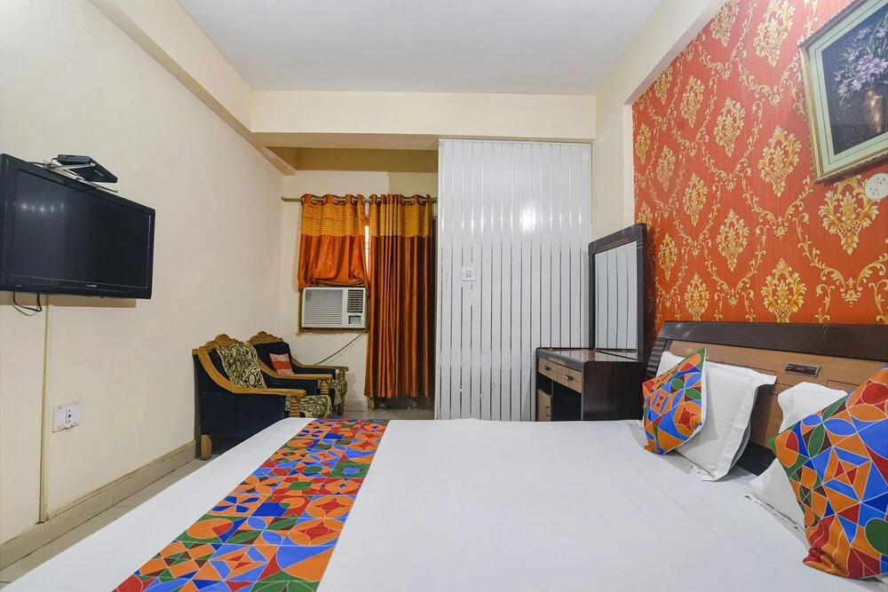 FabHotel Maadhavam Residence