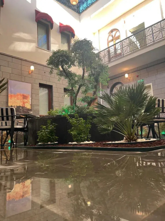 Blackhan Palace Hotel