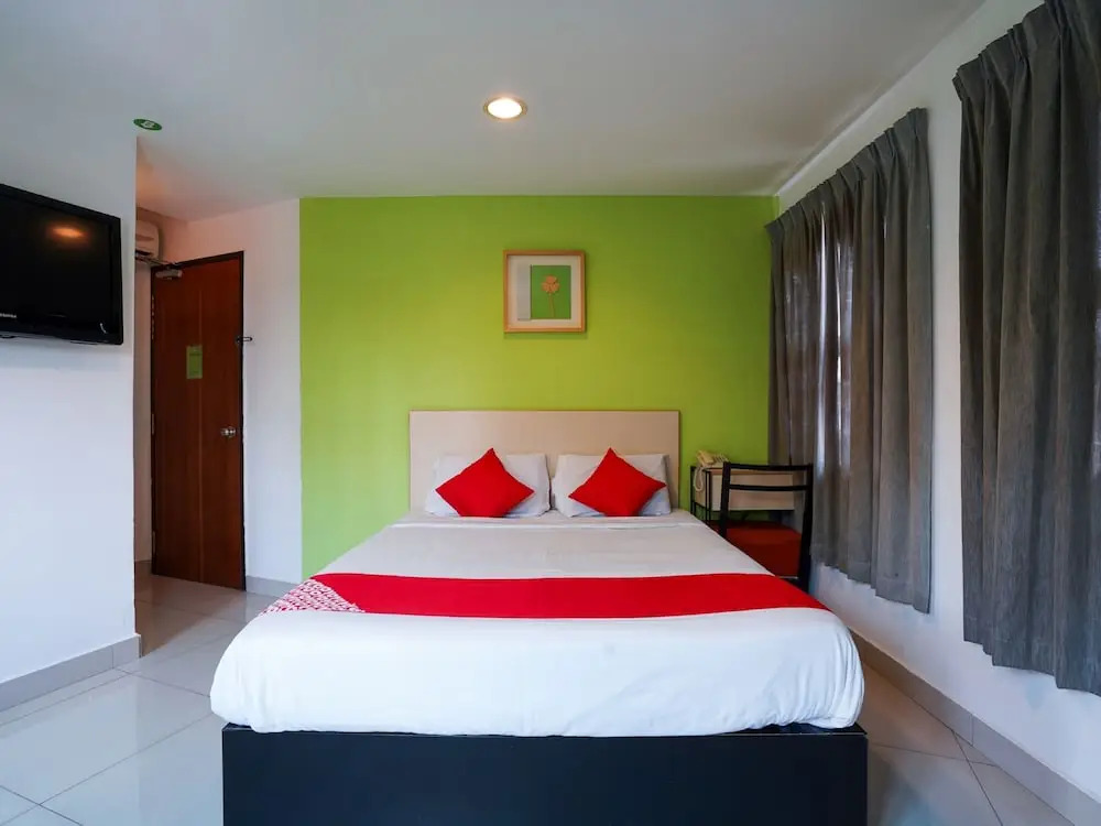 OYO 981 Ant Cave Hotel