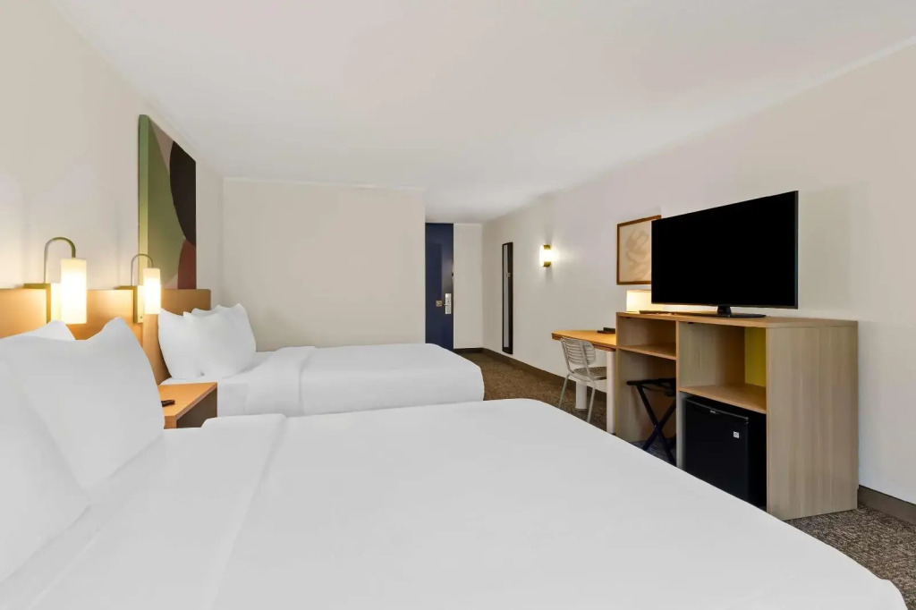 Spark by Hilton Daleville Roanoke North