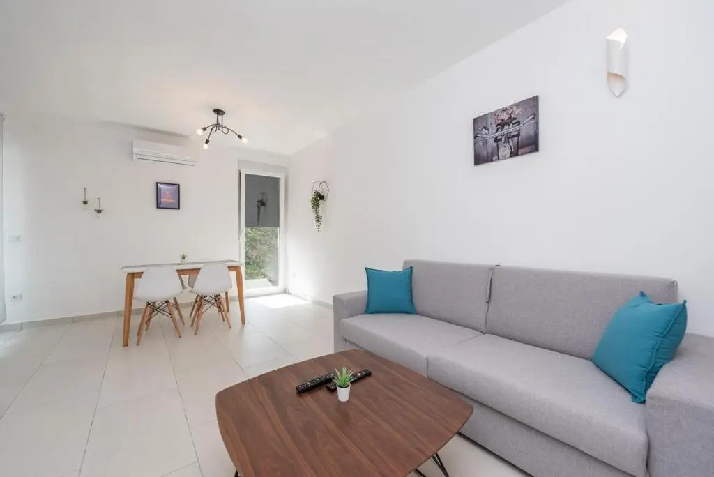 Apartments House Novel