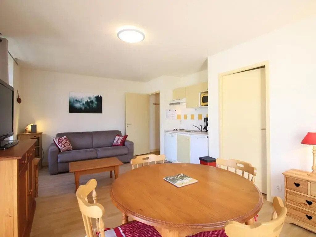 Appartement La Bourboule, 2 pièces, 4 personnes - FR-1-608-116