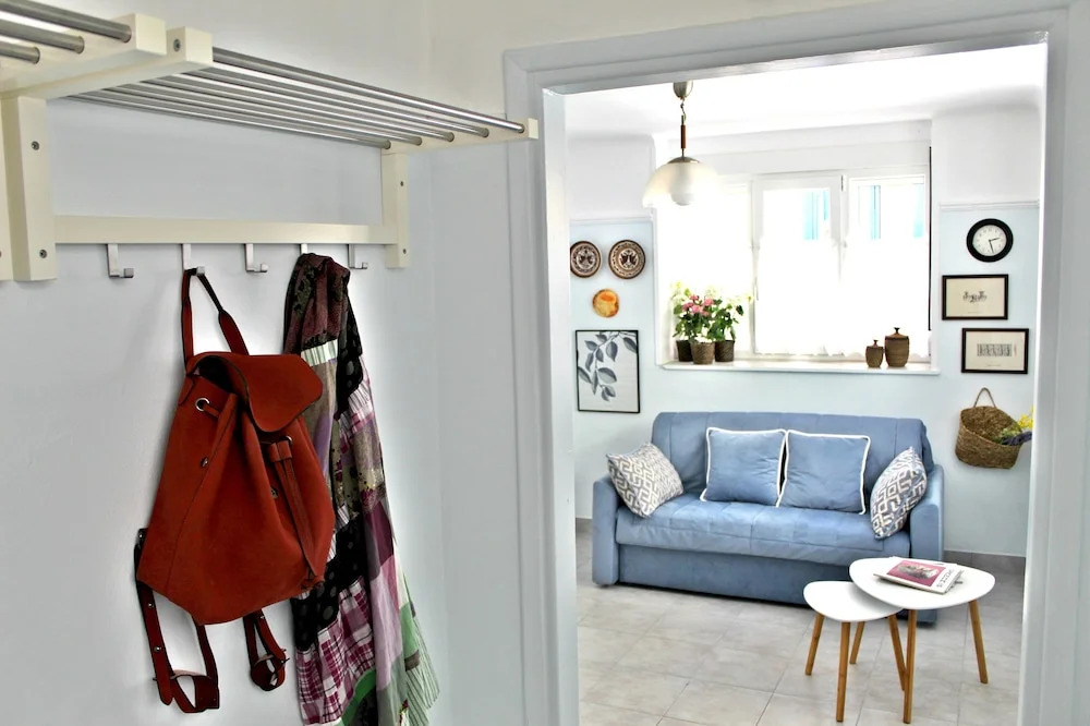 IPELHOME - Plaka Boutique Apartments