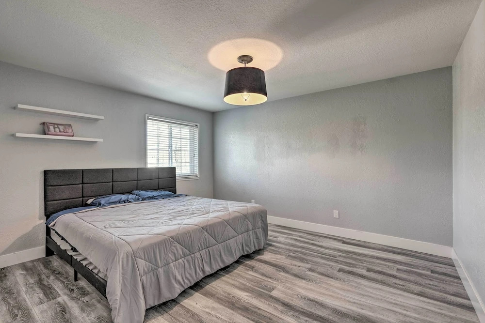 Modesto Home w/ Deck - 2 Mi to Vintage Faire Mall