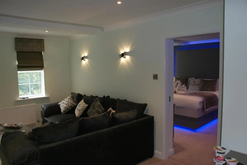 The Avenue Hotel Ltd