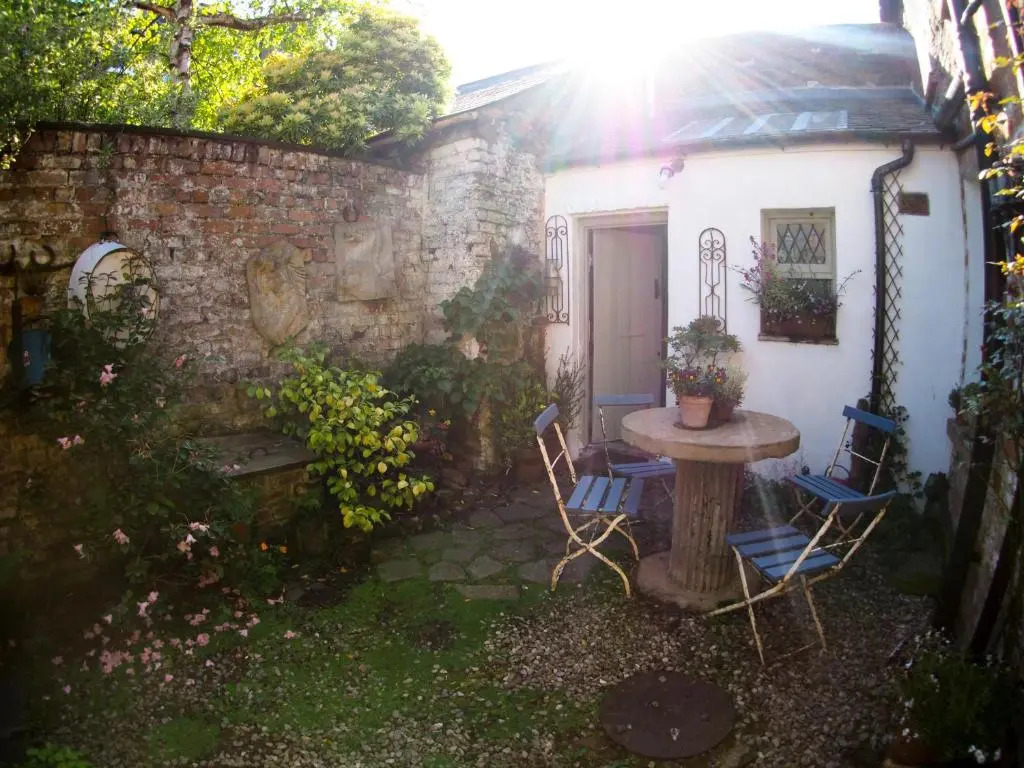 No.33 Coach House