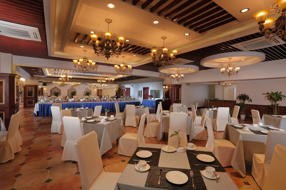 Kaiyuan Manju Select Hotel(Hongqiao Hub National Exhibition Center Sto