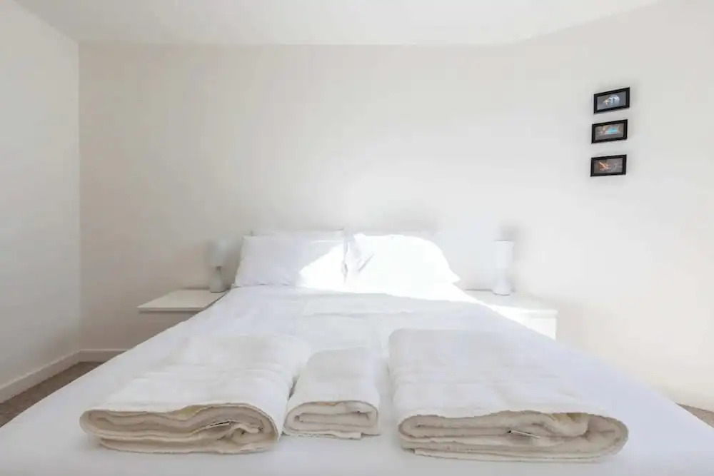 Bright & Airy 1 Bedroom Apartment in Trendy Peckham