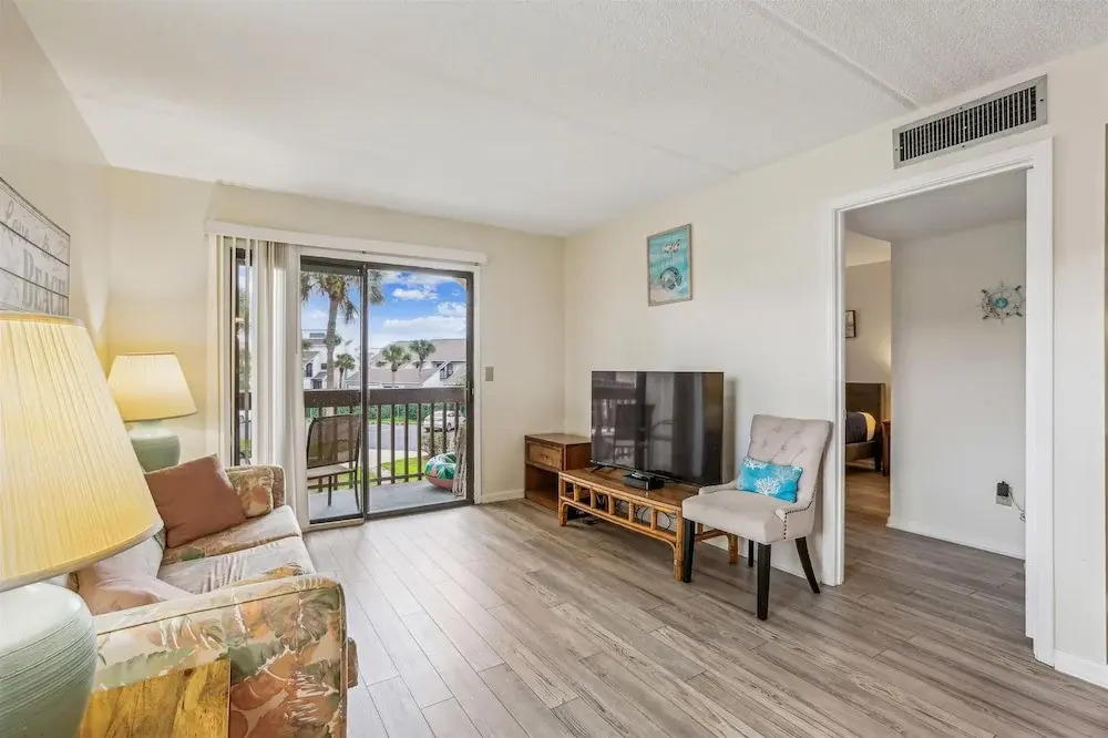 Courtyard Villa 1208