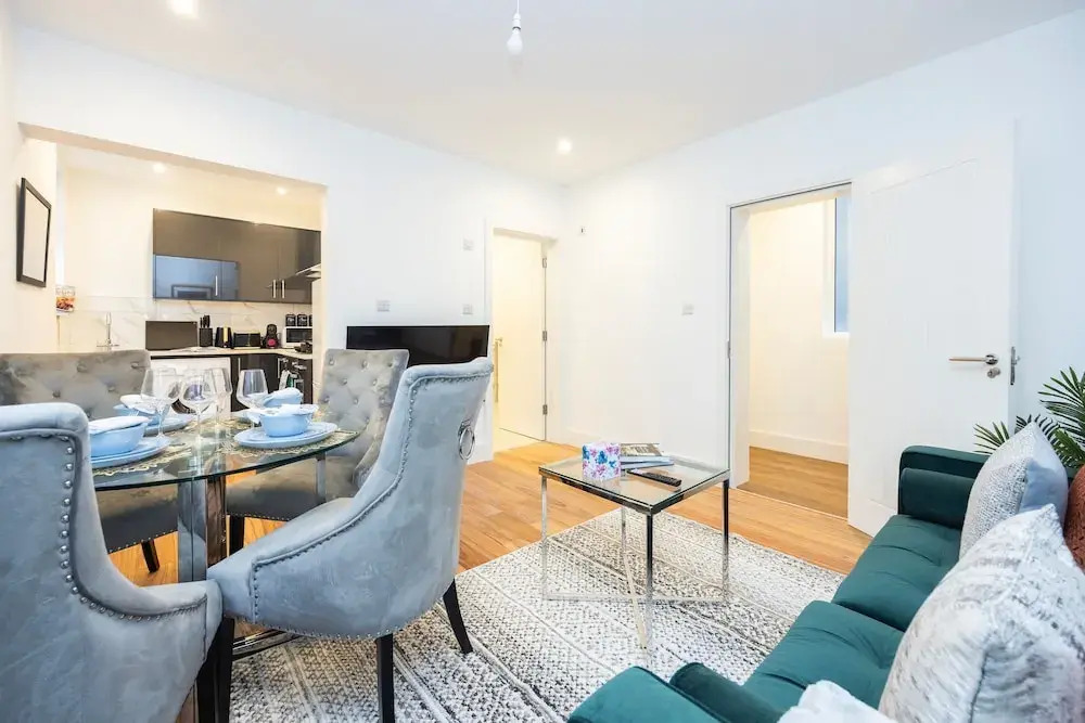 Temple Chambers Aparthotel Central Croydon , Long Stays , Weekly & Monthly Offers , Contractors , Relocations , Leisure & Family Stays