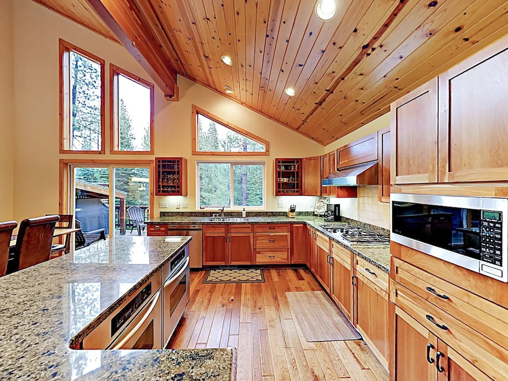 12205 Truckee - 3 Br Home