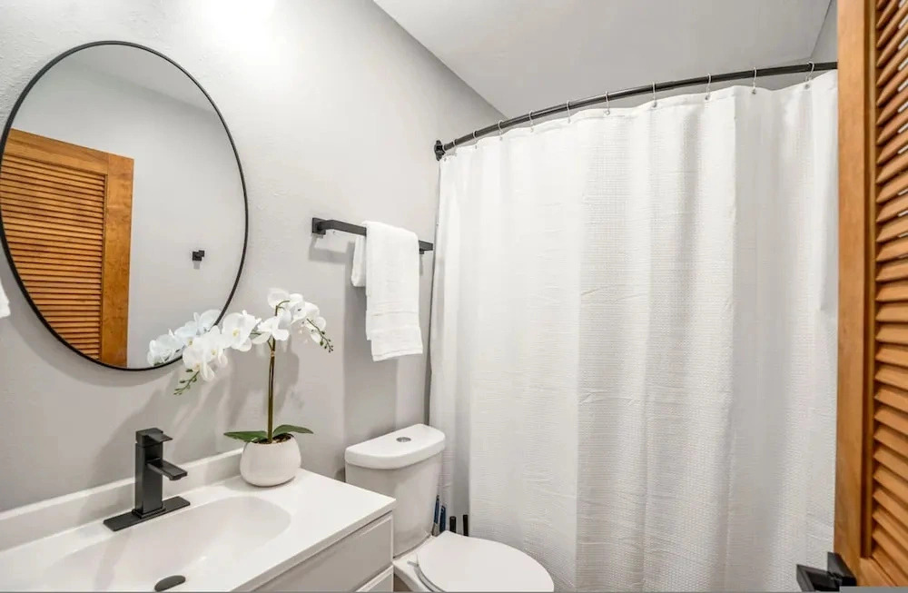 Stylish Studio Near Downtown Attractions