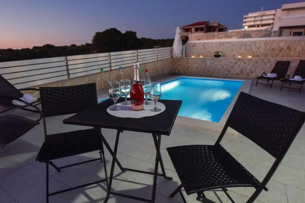 Pool Apartments Funtastic C