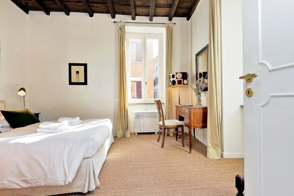 Trevi Charming Apartment