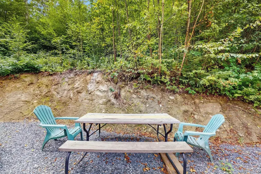 Tiny House at Sugarbush North: Adventure Hub!