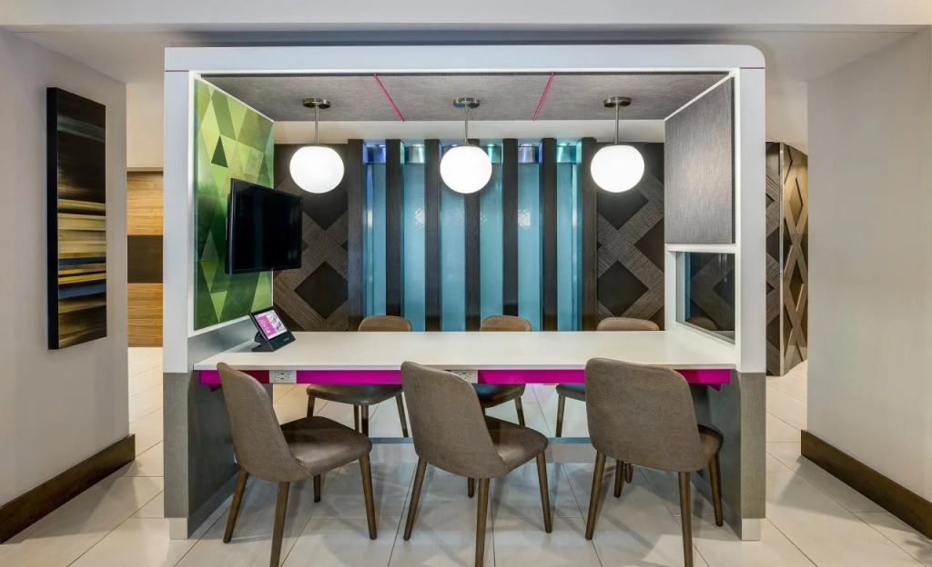 Crowne Plaza Seattle - No Resort Fee - Newly Renovated IHG Hotel
