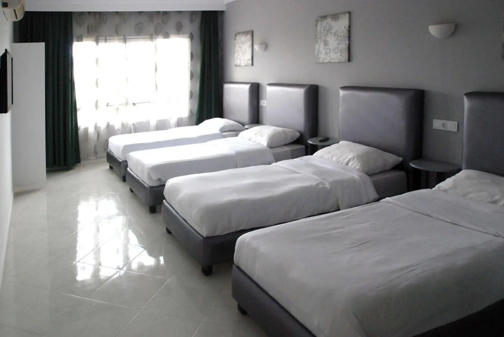 Azayla Hotel