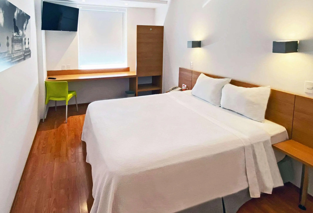 Sleep Inn Leon Antares