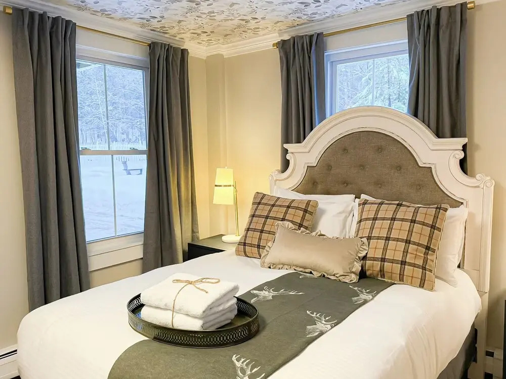 The Aurora Inn & Cottages