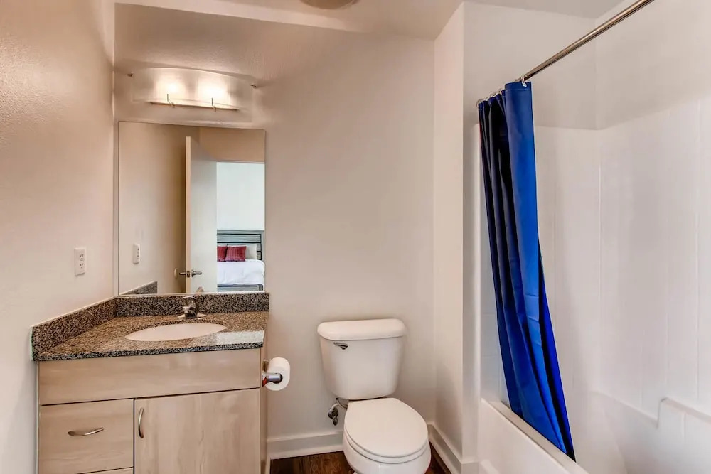 Gorgeous 2 Bedroom in the Heart of DT