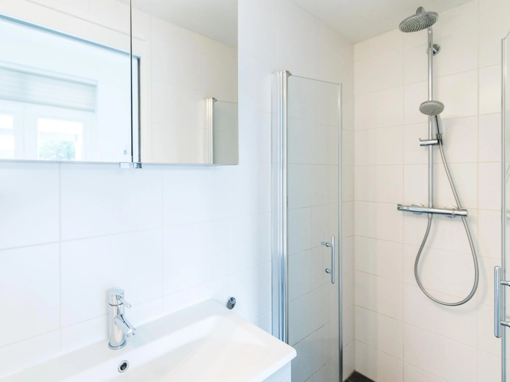 Nice, 2 Bathroom Lodge With Dishwasher, Near the Sea