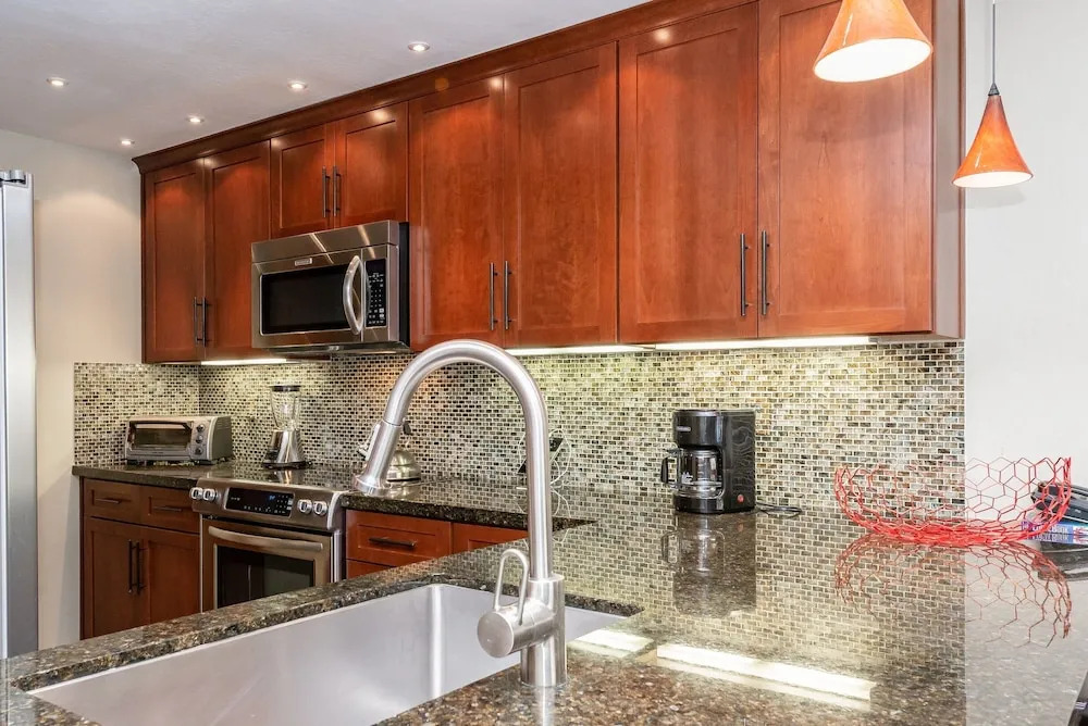 New Listing! Hot Tubs & Pool, Steps To Ski Lifts 2 Bedroom Condo