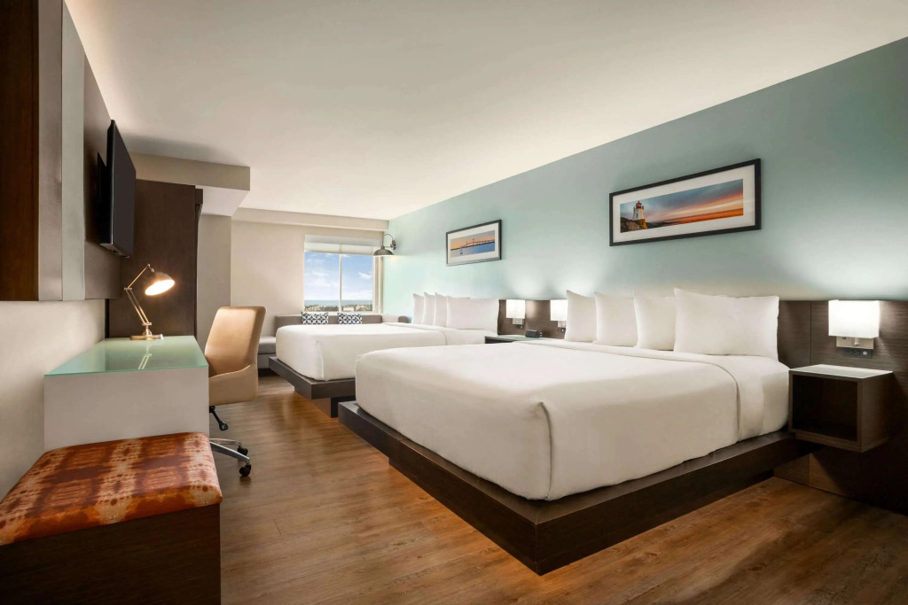 Wyndham Newport Hotel
