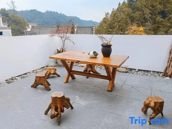 Xiongjia Courtyard (Mount Fanjing Scenic Area)