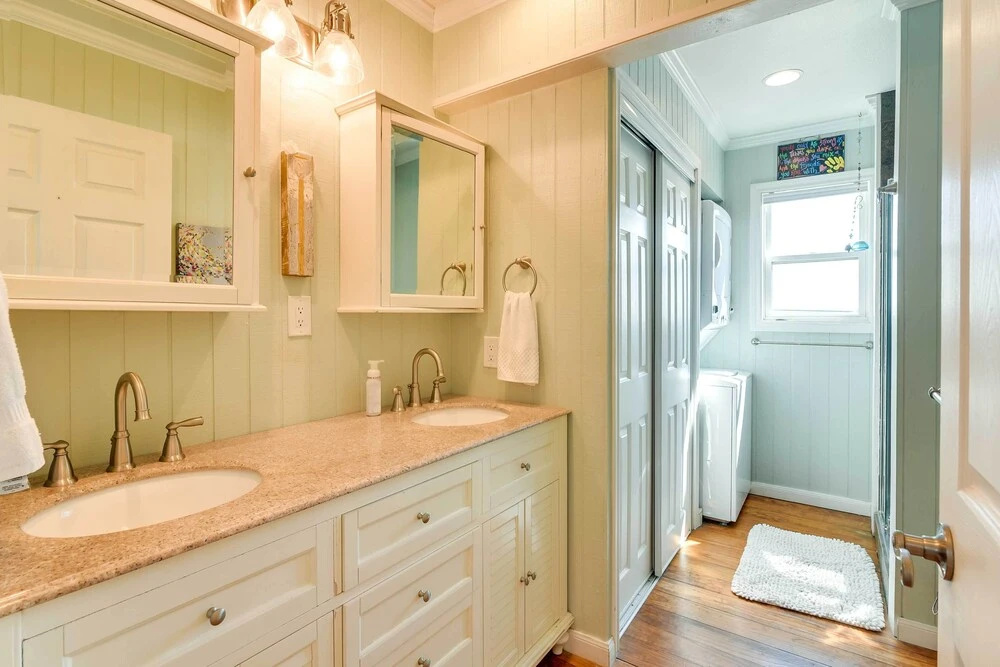 < 1 Mi to Ocean: Water-view Home in Jamaica Beach