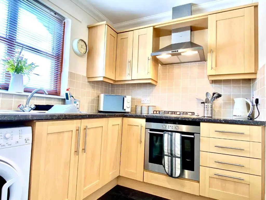 100 Thornhill Drive, Elgin (Adults Only)