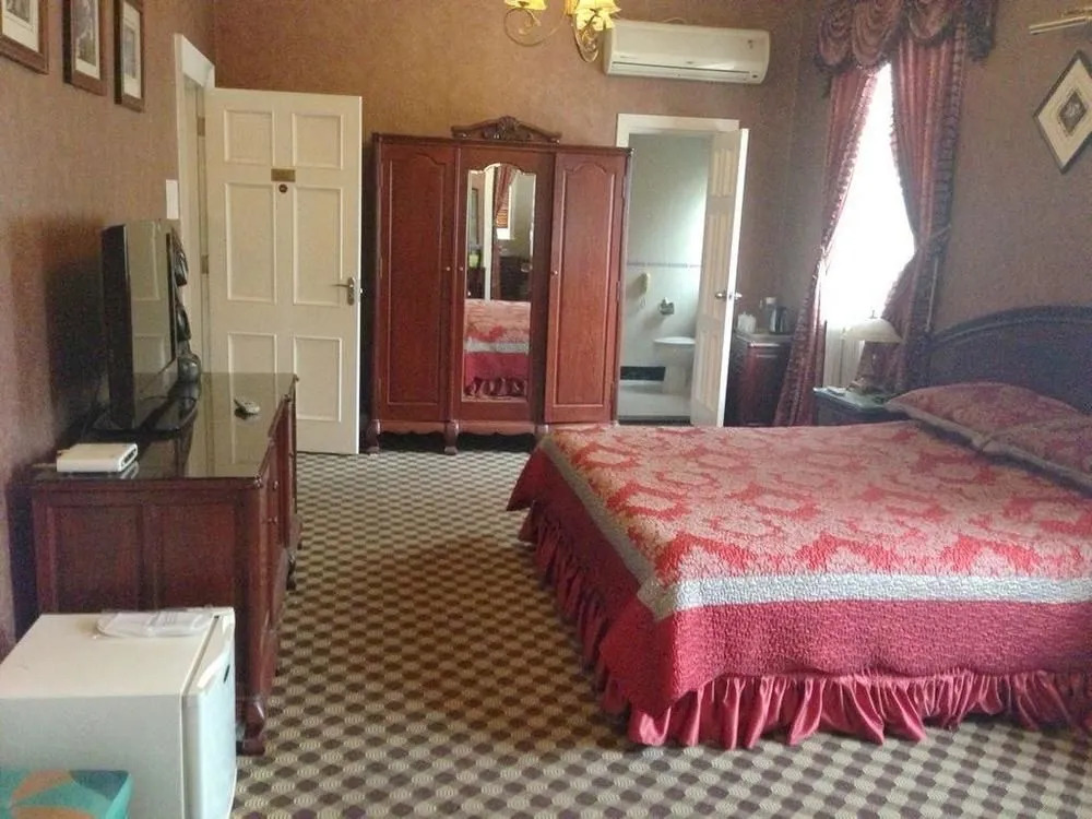 Ling Long Hotel