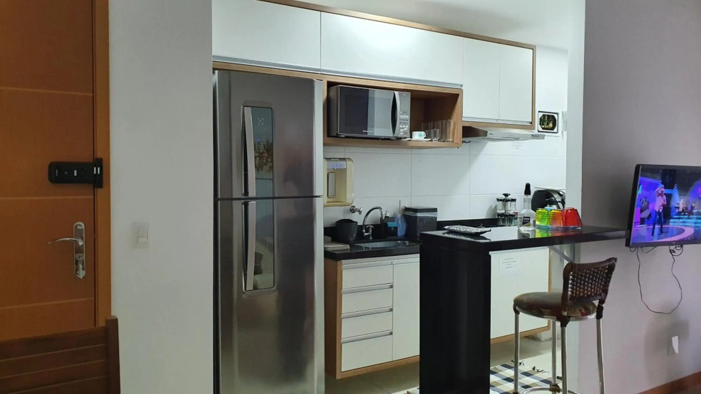 Apt com dois quartos, novo, centro de Guarapari! Varanda gourmet com vista mar, churrasqueira, Smart TV, Wi-Fi 200 MB, Lavadora de roupas e Garagem privativa