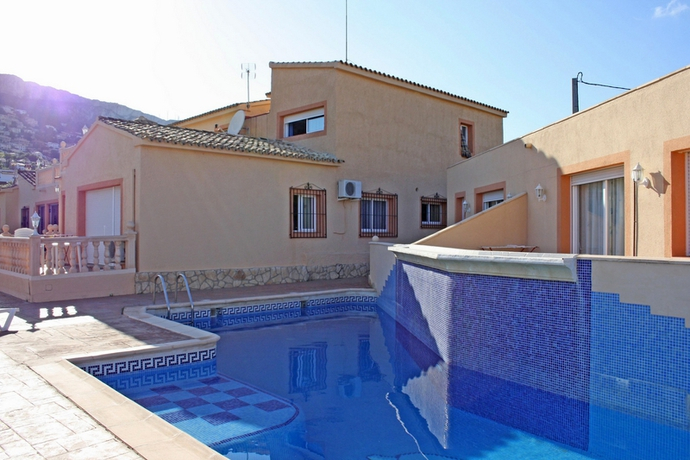 Calpe Puerto Blanco 3000