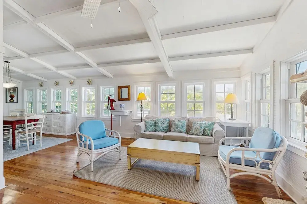 Sunny Oceanfront Home With Balcony, Full Kitchen, Central AC, & Washer/dryer