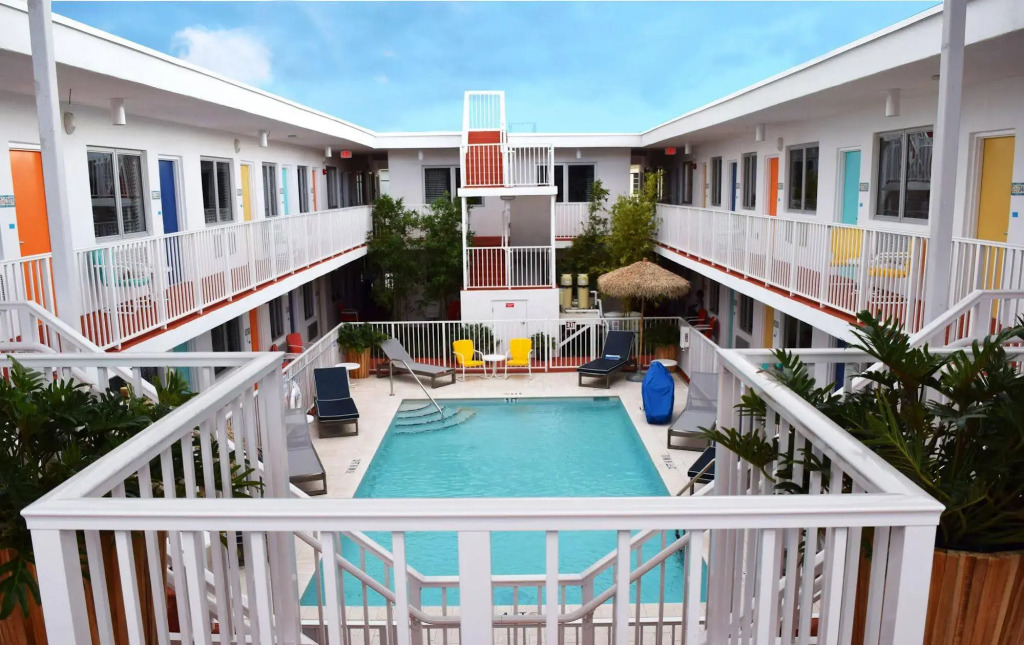 Waterside Hotel and Suites