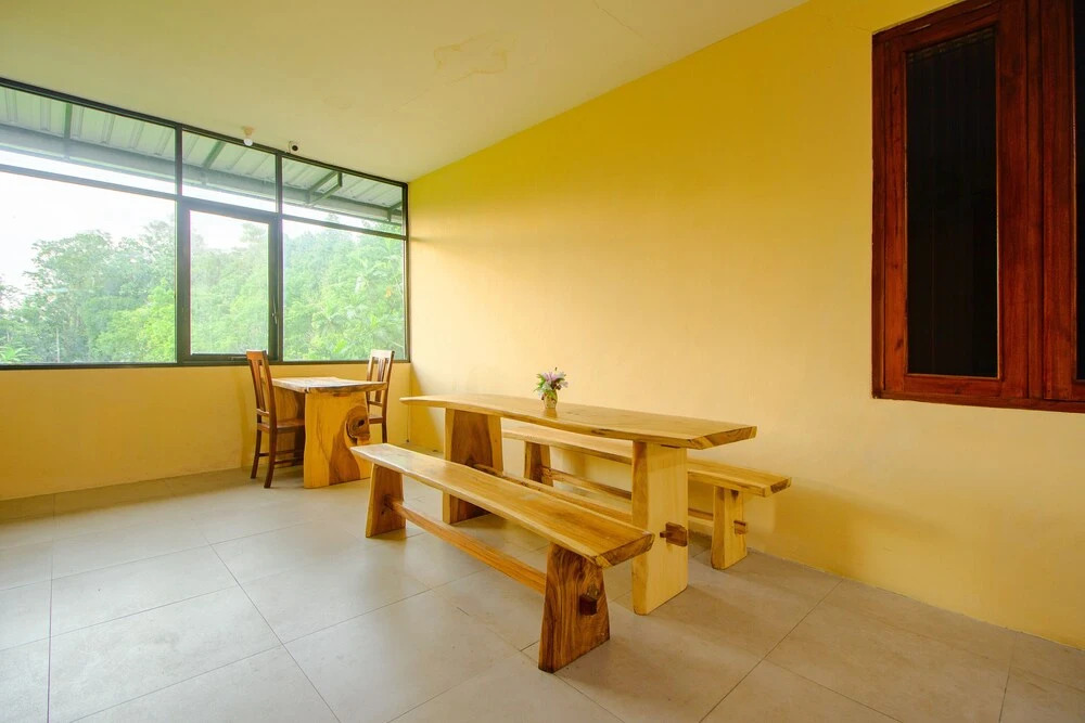 Oyo 2476 Maguwo Indah Homestay