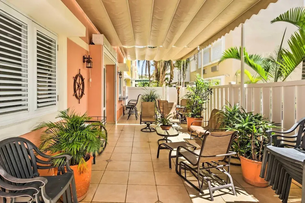 Private Pool + Rooftop Views Near Seven Seas Beach