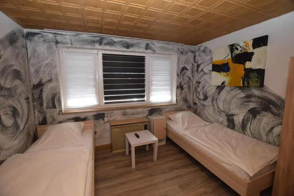 AB Apartment 42